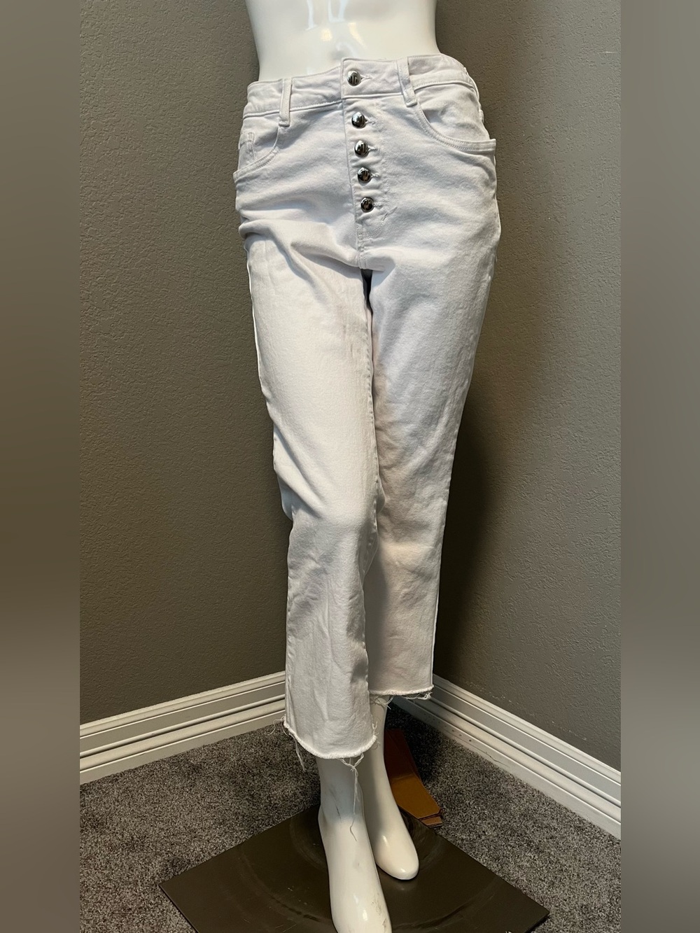 ZARA Women’s White High-Rise  Button-Fly  Straight Leg  Denim Jeans Size 4